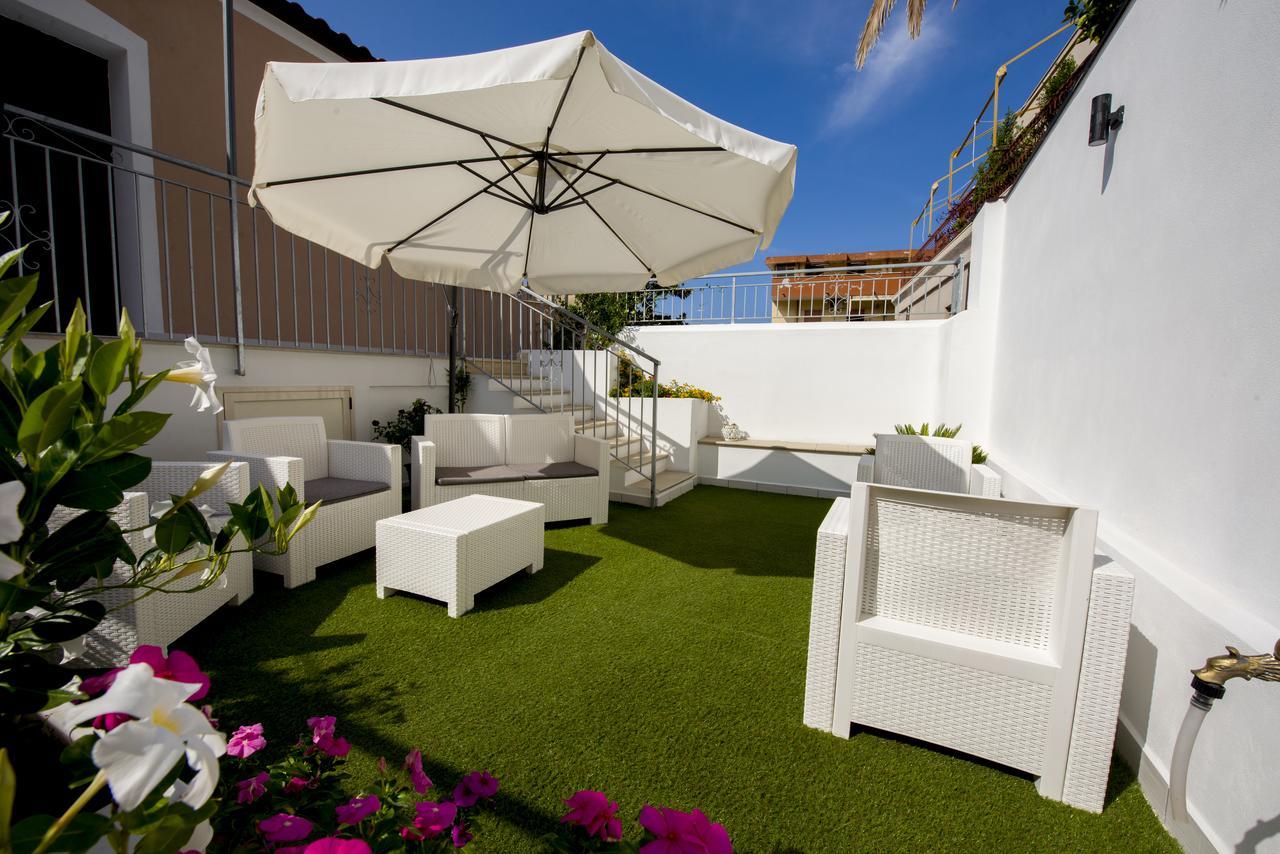 トロペーア Residenza Magnolia Bed & Breakfast エクステリア 写真